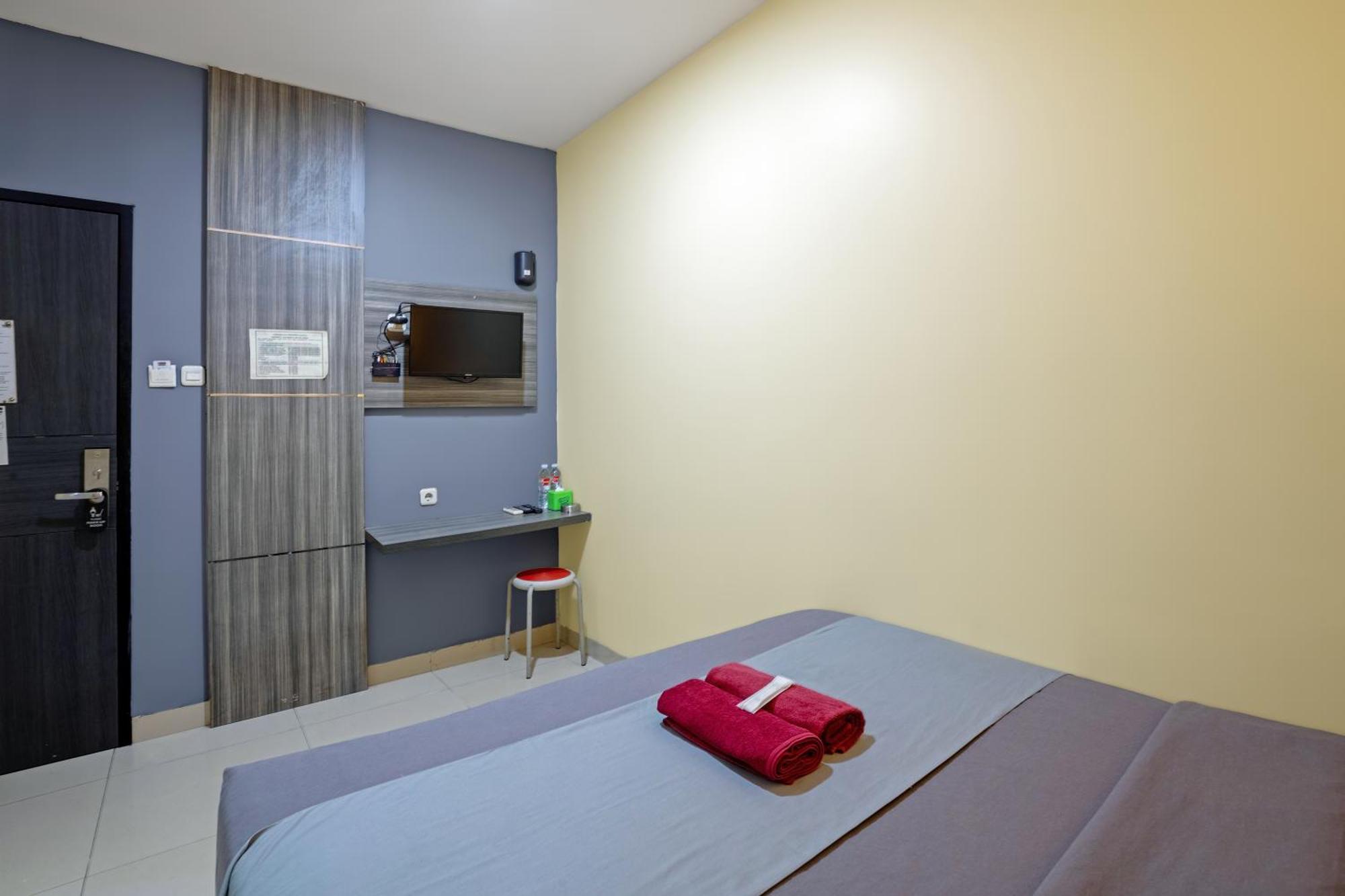 City Biz Residence Jakarta Room photo